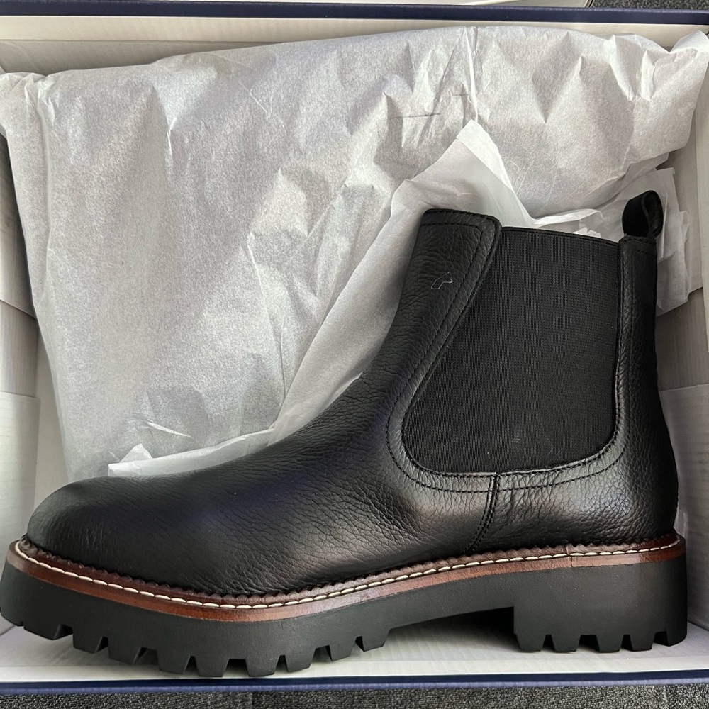 Caslon Black Chelsea boots NWT